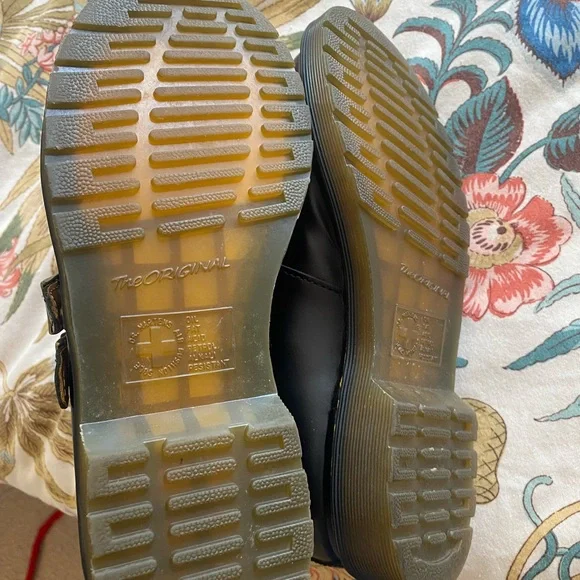 Dr. Martens Mary Janes EUC (Size 7) - Picture 8 of 10
